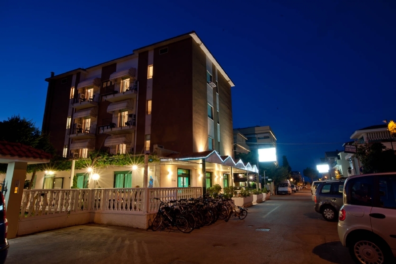 Hotel Jean Pierre, Pineto